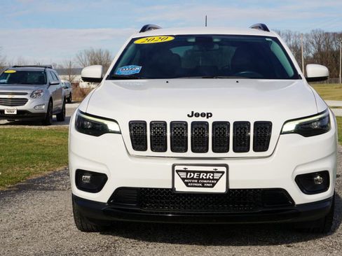 Used 2020 Jeep Cherokee Latitude Plus image 3