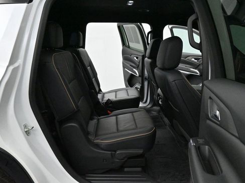 Used 2025 Chevrolet Traverse High Country FWD image 34