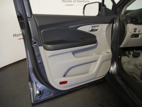 Used 2019 Honda Ridgeline RTL-T image 13