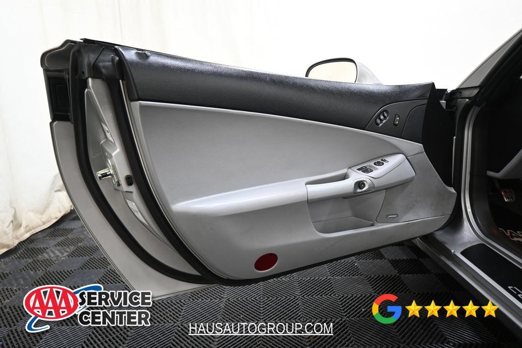 Used 2005 Chevrolet Corvette Convertible w/ Preferred Equipment Group RWD image 21