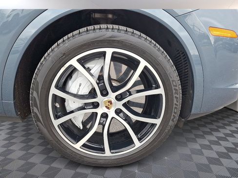 Used 2019 Porsche Cayenne Turbo image 7