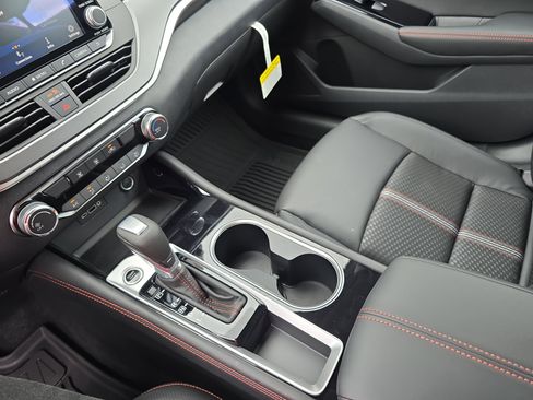 New 2025 Nissan Altima 2.5 SR image 22