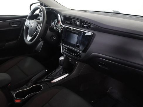 Used 2019 Toyota Corolla LE image 25