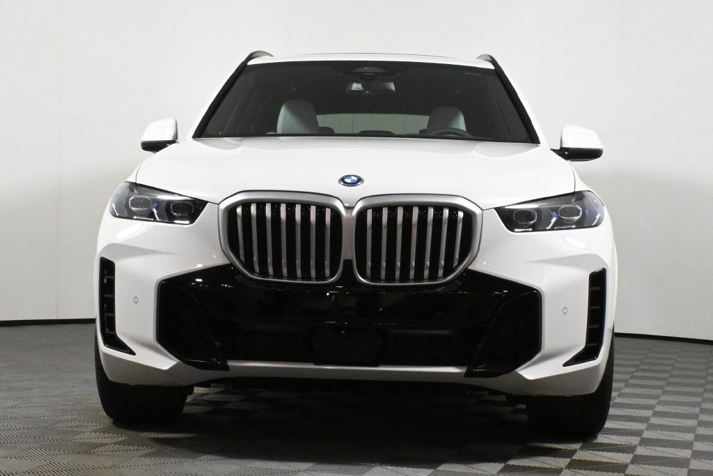 Used 2026 BMW X5 xDrive50e w/ M Sport Package AWD/4WD image 10