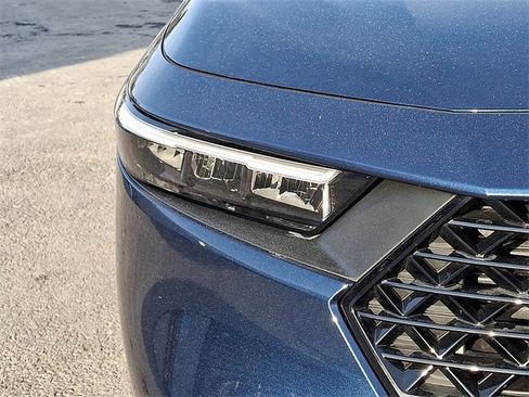 Certified 2025 Honda Accord SE image 9