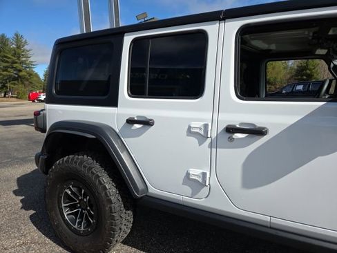 Used 2024 Jeep Wrangler Unlimited Rubicon w/ XTREMEE 35" Tire Package image 33
