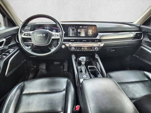 Used 2025 Kia Telluride S FWD image 16