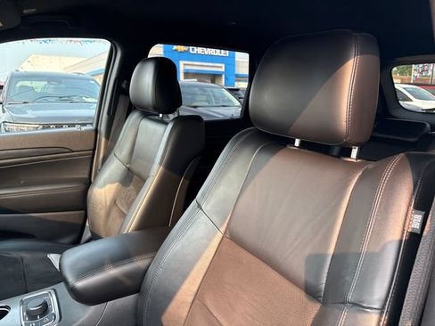 Used 2020 Jeep Grand Cherokee Altitude AWD/4WD image 9