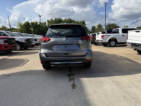 Used 2018 Nissan Rogue S AWD/4WD image 36
