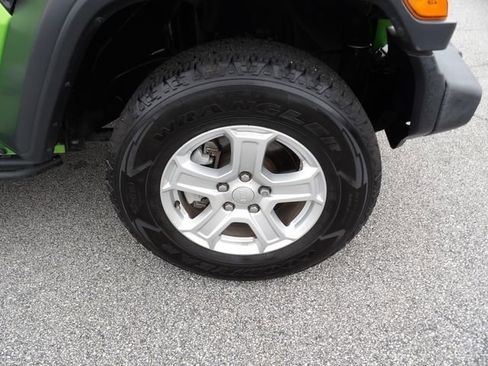 Used 2019 Jeep Wrangler Sport image 12