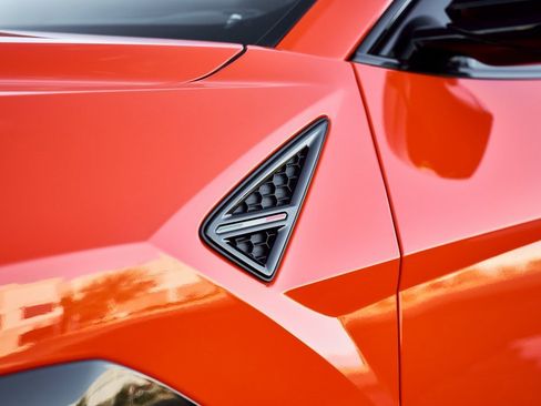 Used 2025 Lamborghini Urus SE image 7