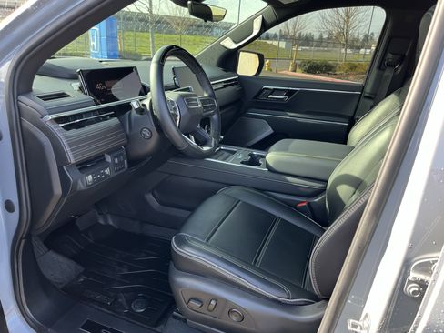 Used 2024 GMC Sierra EV Denali image 10