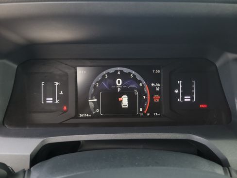 Used 2025 Toyota 4Runner SR5 AWD/4WD image 30
