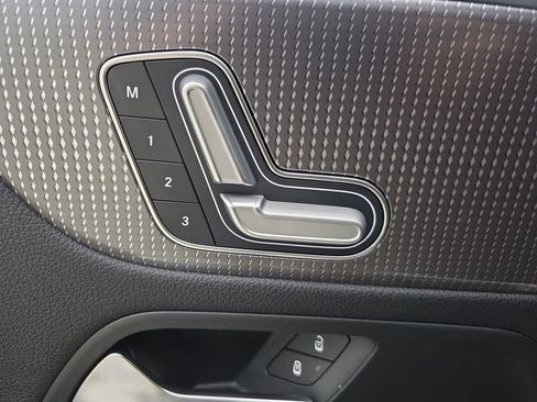 Used 2021 Mercedes-Benz GLA 250 GLA 250 image 13