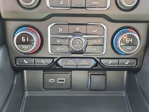 Used 2023 Chevrolet Tahoe Z71 AWD/4WD image 18