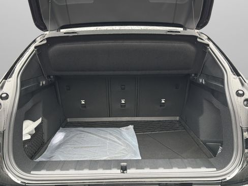 Used 2025 BMW X2 xDrive28i w/ Premium Package image 34