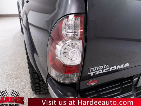 Used 2014 Toyota Tacoma 4x4 Double Cab w/ Limited Package image 9