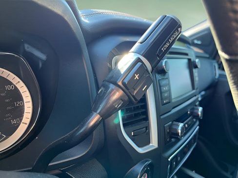 Used 2019 Nissan Titan SL w/ Midnight Edition image 16