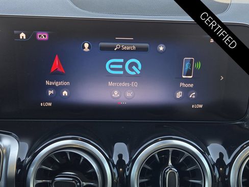 Used 2025 Mercedes-Benz EQB 300 4MATIC image 16