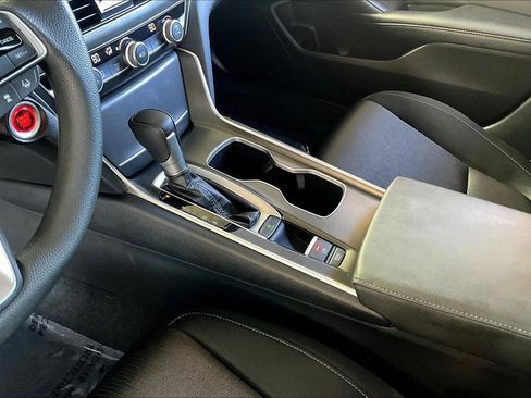 Used 2020 Honda Accord LX image 17