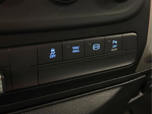 Used 2017 RAM 2500 SLT image 37