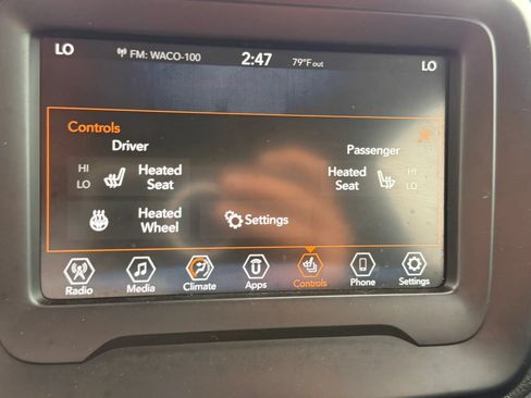 Used 2018 Jeep Renegade Limited FWD image 15