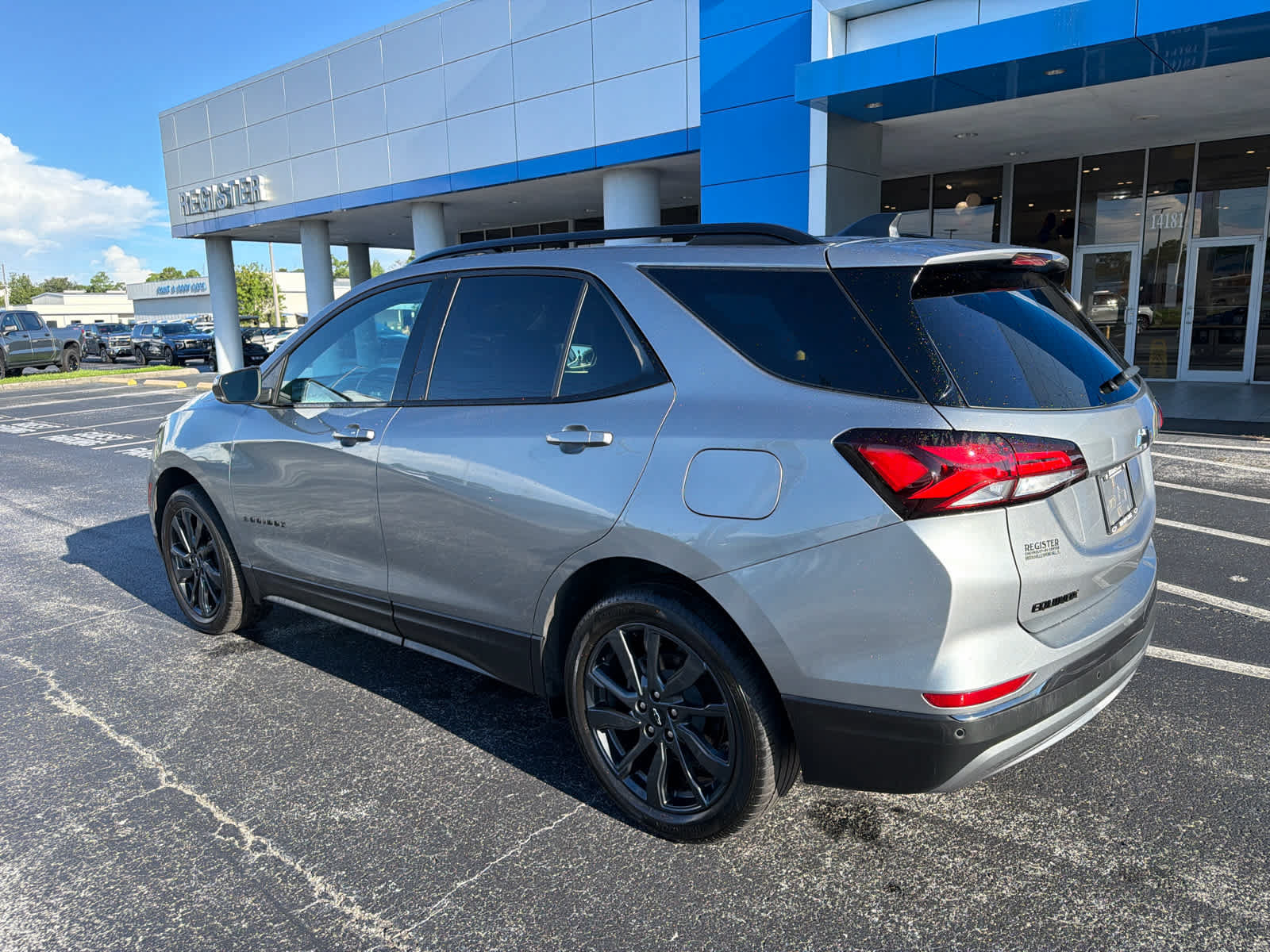 Used 2023 Chevrolet Equinox RS w/ LPO, Floor Liner Package AWD/4WD image 3