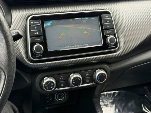 Used 2020 Nissan Kicks S FWD image 8