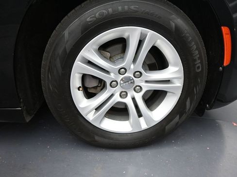 Used 2019 Dodge Charger SXT image 28