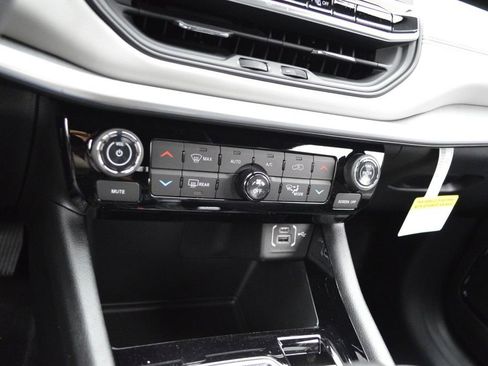 New 2026 Jeep Compass Limited image 21