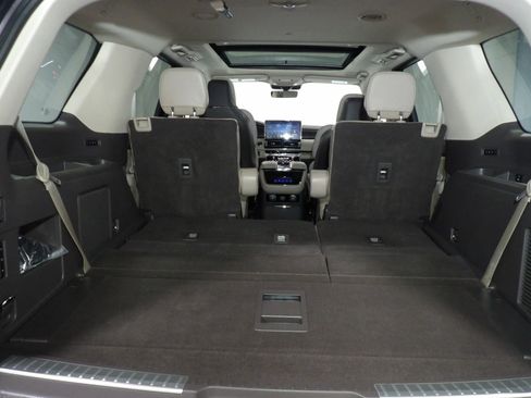 Used 2022 Lincoln Navigator Reserve image 10