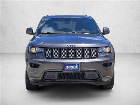 Used 2019 Jeep Grand Cherokee Altitude RWD image 2