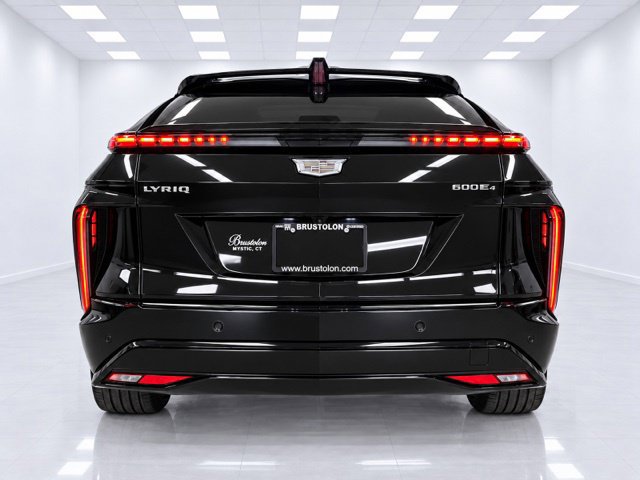 Used 2024 Cadillac Lyriq Sport AWD/4WD image 10