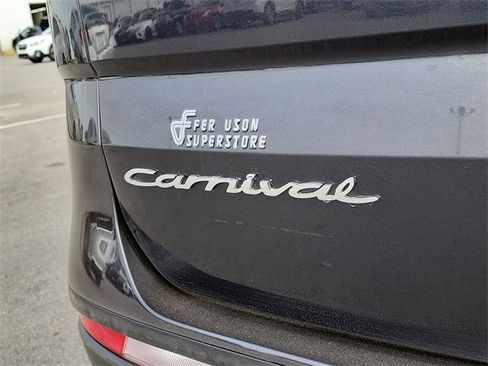 Used 2022 Kia Carnival SX image 5