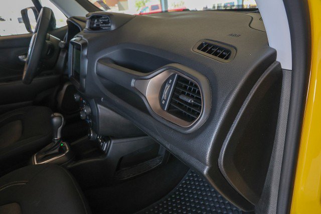 Used 2023 Jeep Renegade Latitude AWD/4WD image 33