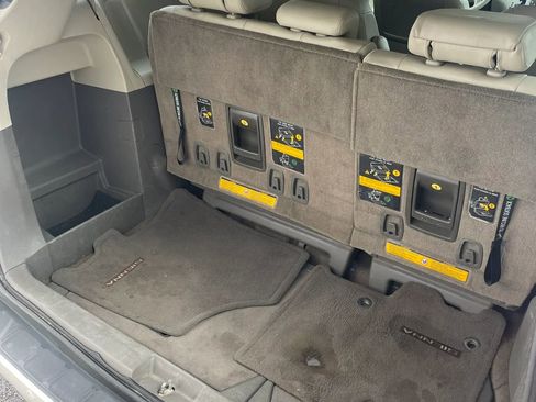 Used 2013 Toyota Sienna XLE w/ Entertainment Pkg image 44