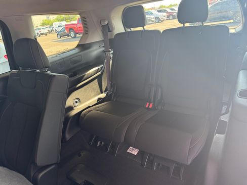Used 2023 Jeep Grand Cherokee L Laredo AWD/4WD image 27