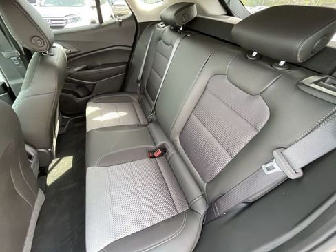 Used 2025 Chevrolet Trax LT w/ Driver Confidence Package image 21