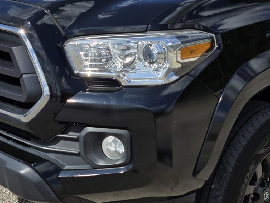 Used 2022 Toyota Tacoma SR5 w/ Technology Package RWD image 9