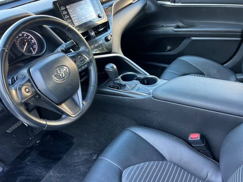 Used 2023 Toyota Camry SE image 12