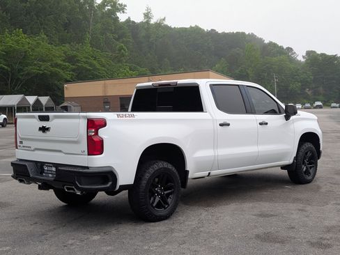 Used 2022 Chevrolet Silverado 1500 LT Trail Boss w/ LT Trail Boss Premium Package AWD/4WD image 9