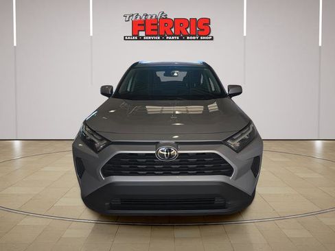 Used 2025 Toyota RAV4 XLE image 2