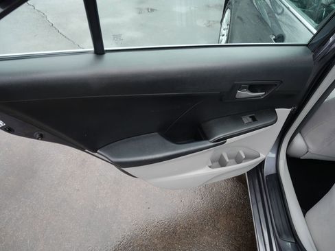 Used 2012 Toyota Camry LE image 16
