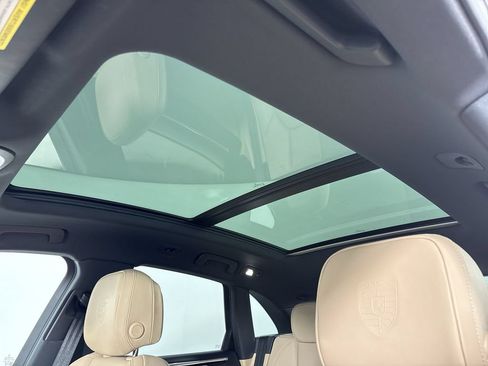Certified 2024 Porsche Macan Turbo AWD/4WD image 41