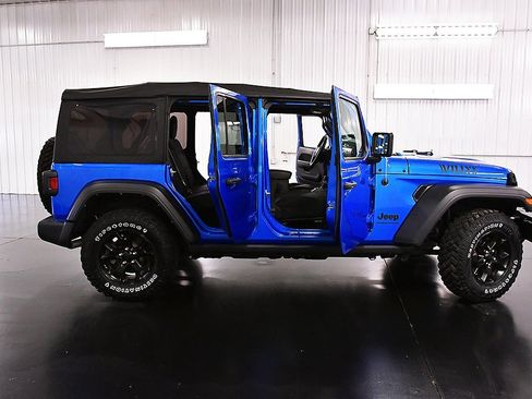 Used 2023 Jeep Wrangler Willys image 30