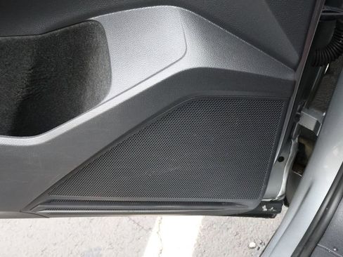 Used 2022 Volkswagen Tiguan S image 35