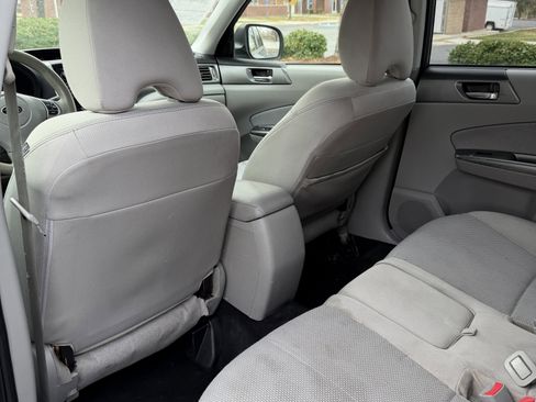 Used 2013 Subaru Forester 2.5X Premium w/ Popular Pkg 2 AWD/4WD image 23