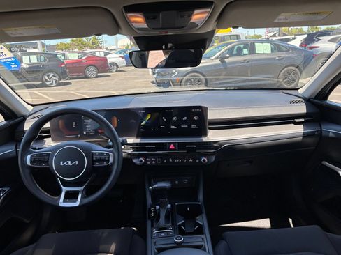 Used 2025 Kia K5 LXS FWD image 32