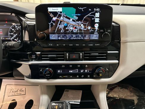 New 2025 Nissan Pathfinder SL image 5