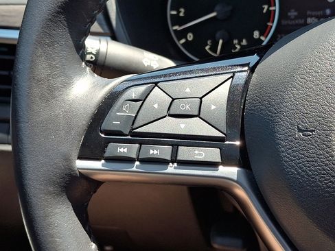 Certified 2024 Nissan Altima 2.5 SV w/ SV Premium Package FWD image 23
